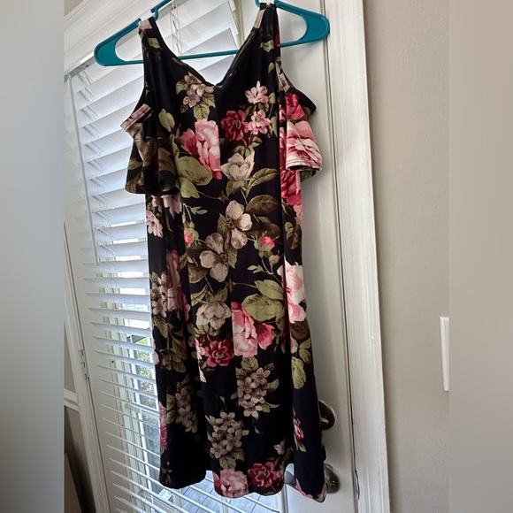 Cold Shoulder Dress - Picture 1 of 3